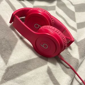 Beats headphones hot pink
